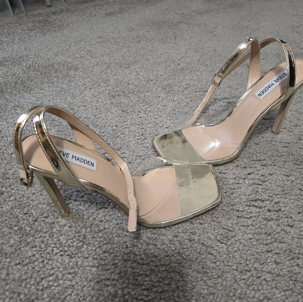 Steve Madden- Jessenia: Elegant Gold Stiletto Sandals